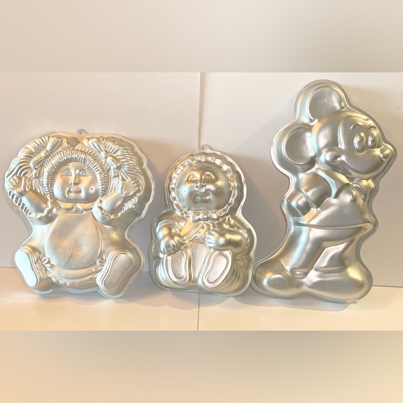 Vintage Cake Pan Mickey Mouse Cabbage Patch Kids 70s-90s Aluminum Pan Retro Bake - Picture 1 of 11